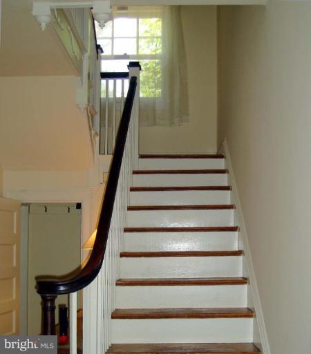 3926 Cloverhill Road Baltimore, MD 21218 - Photo 20 of 24 a view of entryway