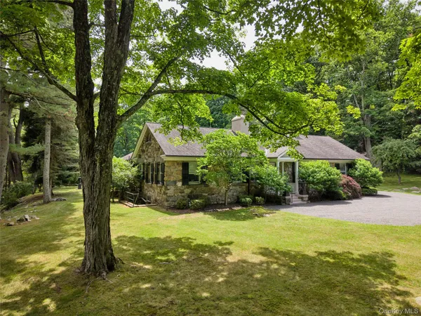$1,575,000 | 55 Mountain Farm Road, Tuxedo Park, NY 10987