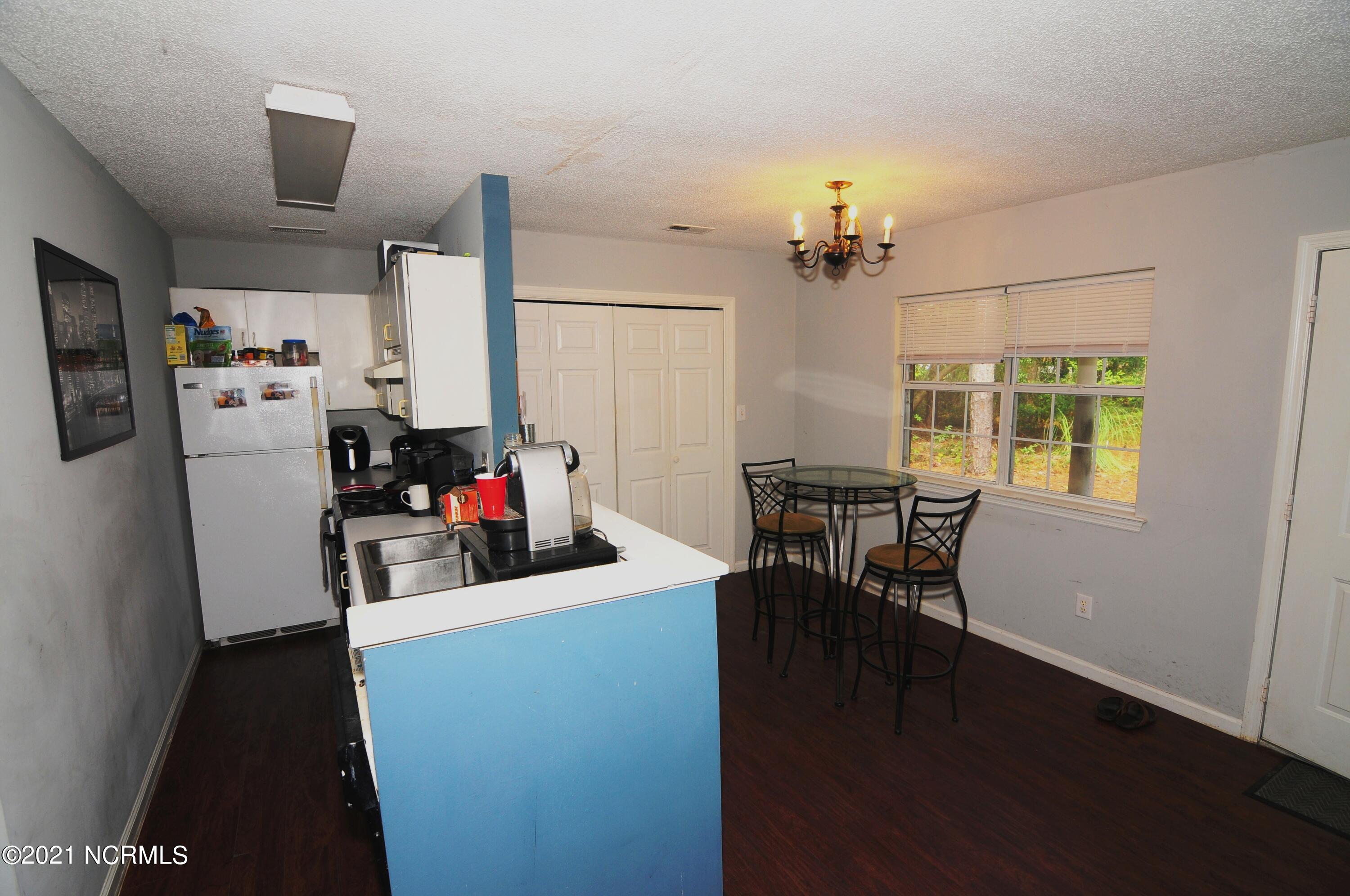1104 Beasley Road Wilmington, NC 28409 - Photo 7 of 18 1104 Kitchen