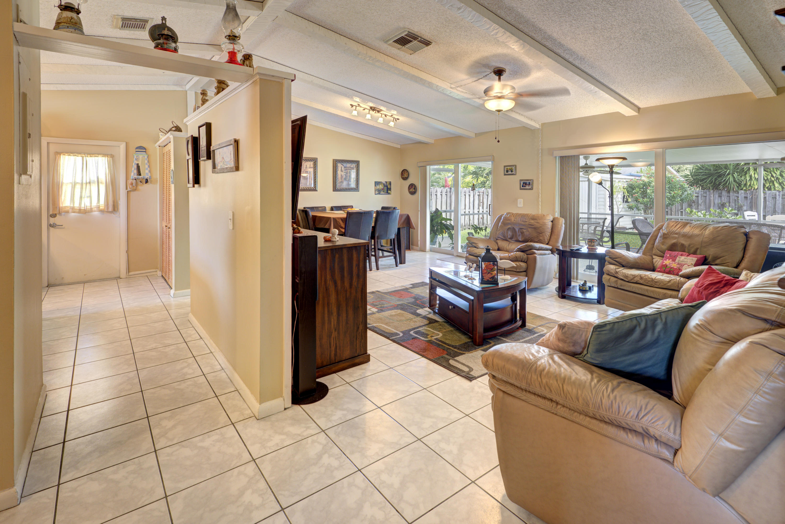 22776 Sleepy Brook Lane Boca Raton, FL 33428 - Photo 8 of 25 DSC_1942
