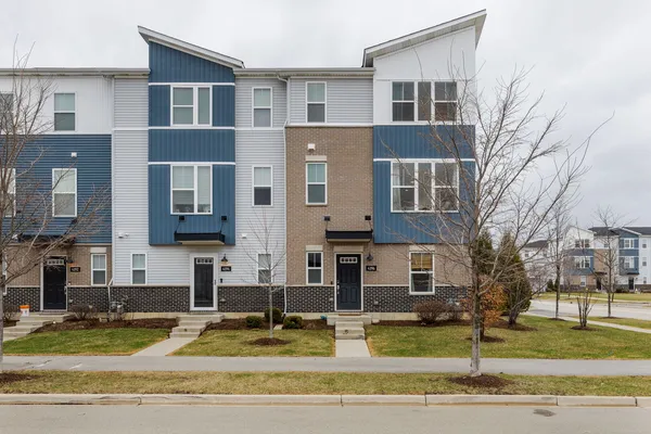 $434,000 | 4196 Irving Road, Aurora, IL 60504