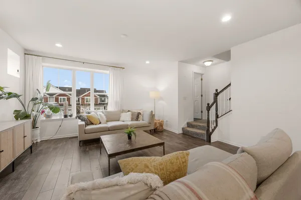 $434,000 | 4196 Irving Road, Aurora, IL 60504