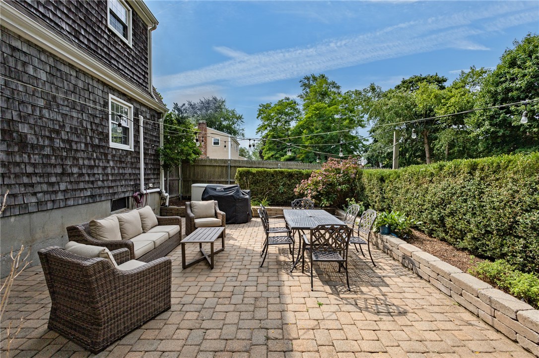 7 Heritage Road Bristol, RI 02809 - Photo 37 of 41