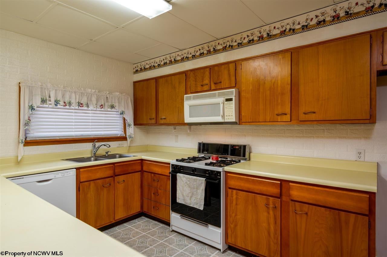 1093 Morgantown Road Point Marion, PA 15474 - Photo 8 of 30 Gallery Image 8