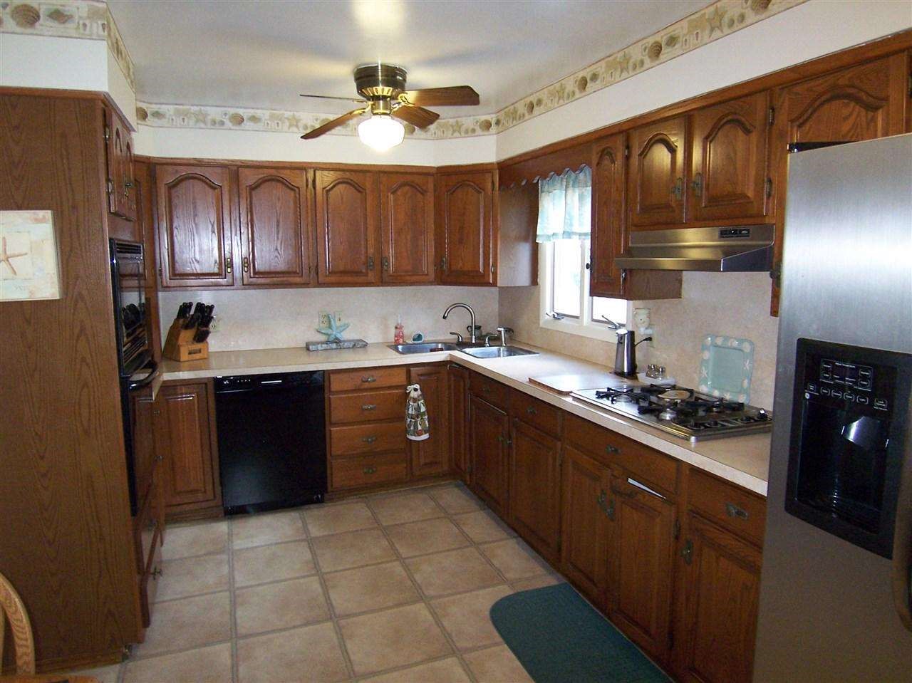 5157 West Carpenter Road Flint, MI 48504 - Photo 5 of 26 21509771-4.JPG