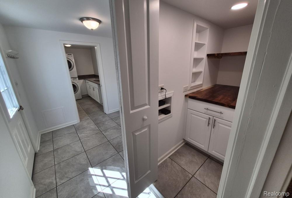 7377 Cooley Lake Road West Bloomfield, MI 48324 - Photo 25 of 59