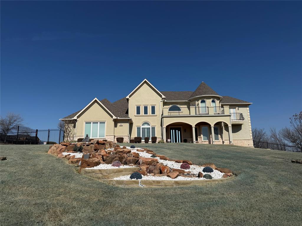 3072 Rosebud Court Grand Prairie, TX 75104 - Photo 4 of 40