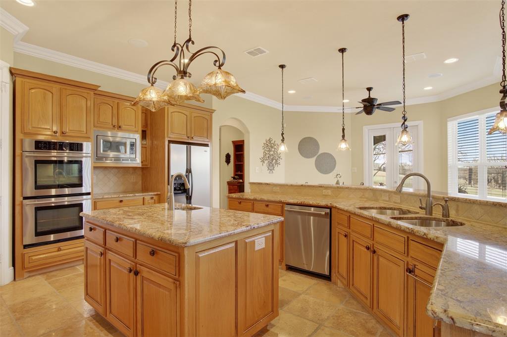 3072 Rosebud Court Grand Prairie, TX 75104 - Photo 9 of 40