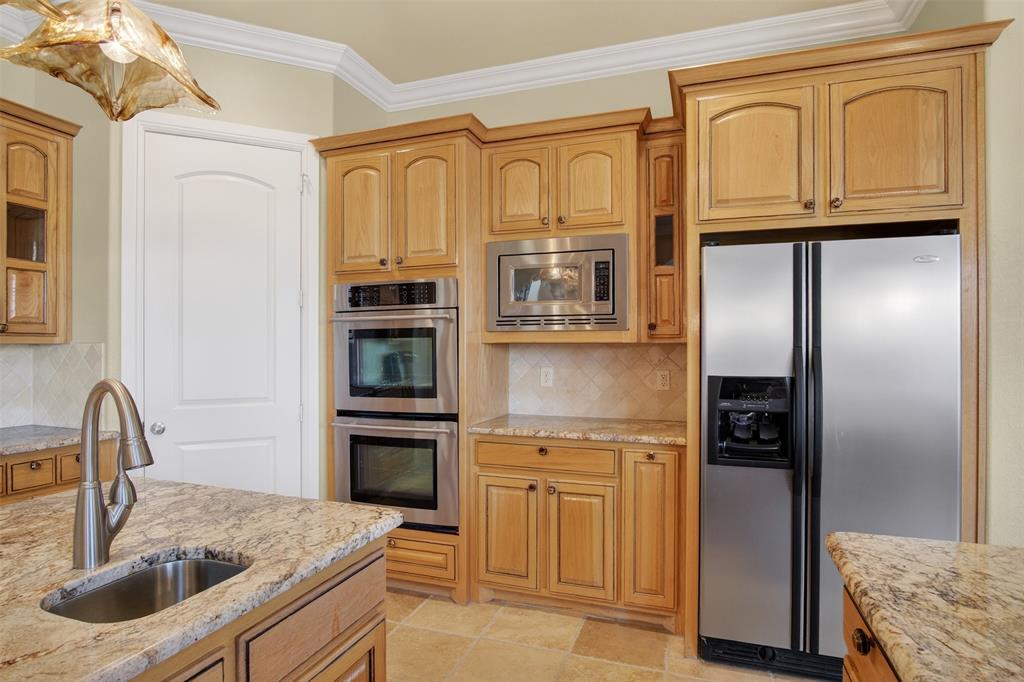 3072 Rosebud Court Grand Prairie, TX 75104 - Photo 10 of 40