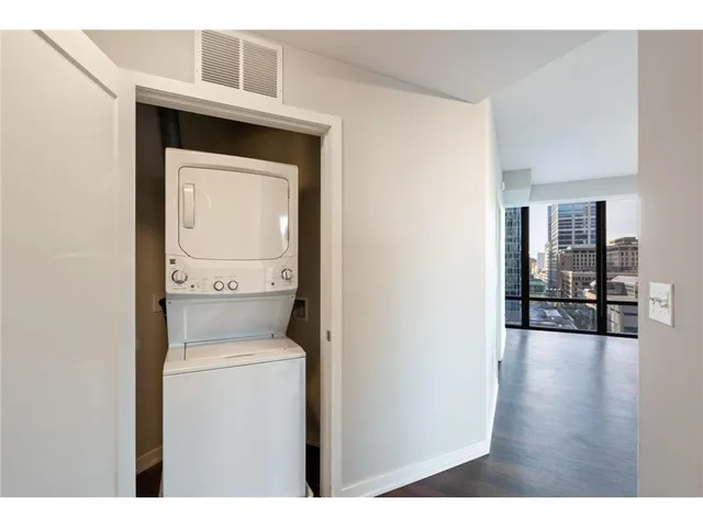 $3,025 | 465 Nicollet Mall, Unit 1612, Minneapolis, MN 55401