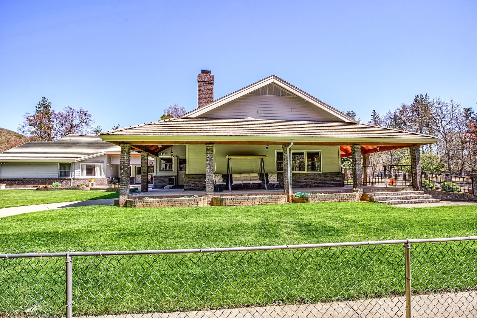 12300 Blackwell Road Central Point, OR 97502 - Photo 73 of 76 wraparoundsolidcoveredporches