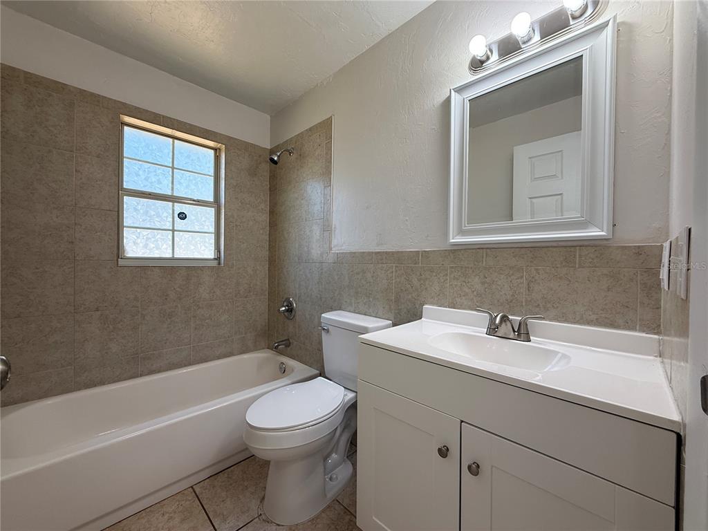6104 Southwest 12th Place, Unit 4 Gainesville, FL 32607 - Photo 6 of 8