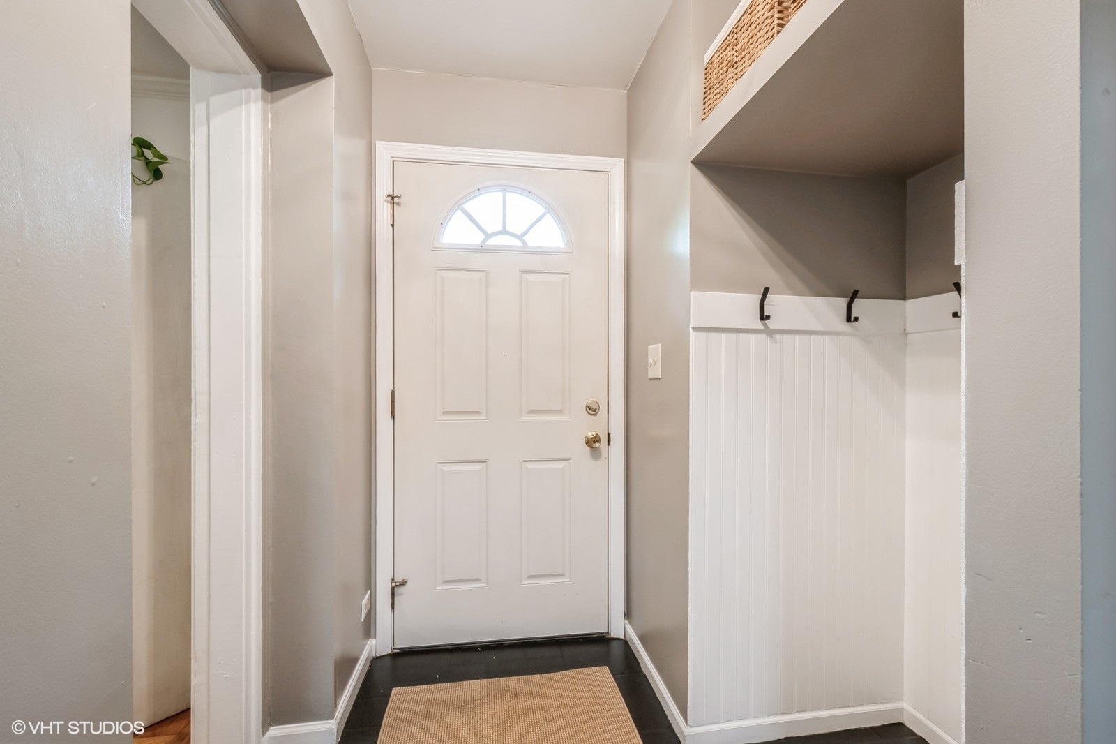 2107 Ewing Avenue Evanston, IL 60201 - Photo 11 of 36 a view of small space with wooden floor