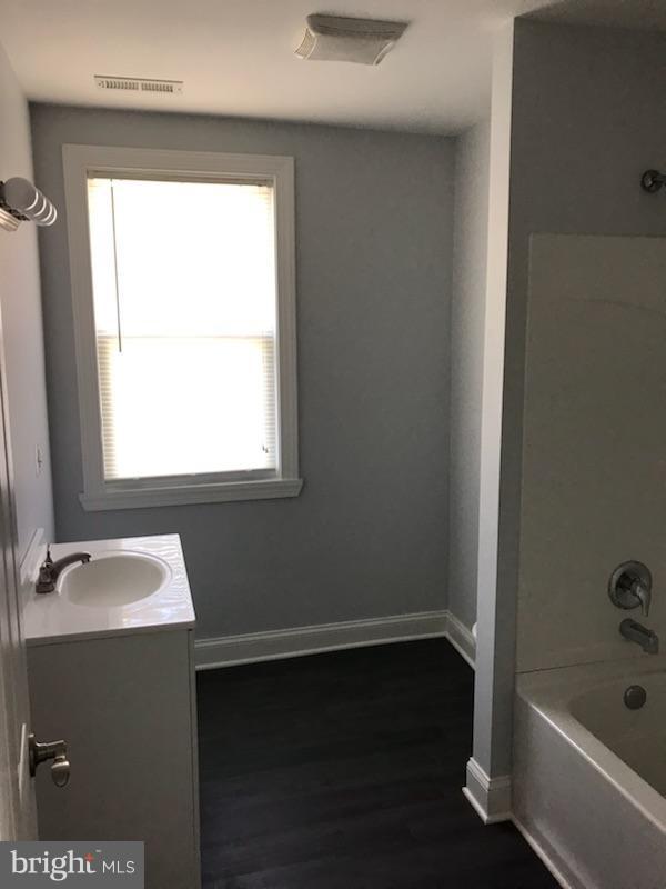 8612 Oak Road Baltimore, MD 21219 - Photo 20 of 24 Bath (Master)