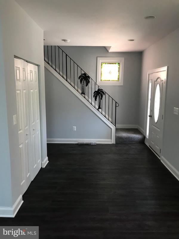 8612 Oak Road Baltimore, MD 21219 - Photo 4 of 24 Living Room/and Stairway
