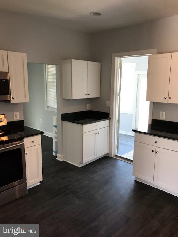 8612 Oak Road Baltimore, MD 21219 - Photo 7 of 24 Kitchen