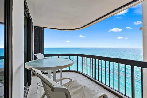 $699,000 | 5380 North Ocean Drive, Unit 12F, Singer Island, FL 33404