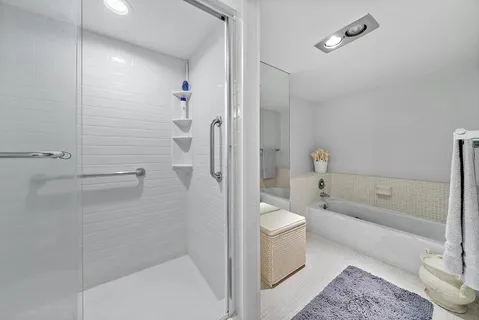 $699,000 | 5380 North Ocean Drive, Unit 12F, Singer Island, FL 33404