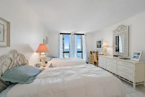 $699,000 | 5380 North Ocean Drive, Unit 12F, Singer Island, FL 33404