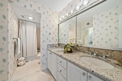 $699,000 | 5380 North Ocean Drive, Unit 12F, Singer Island, FL 33404