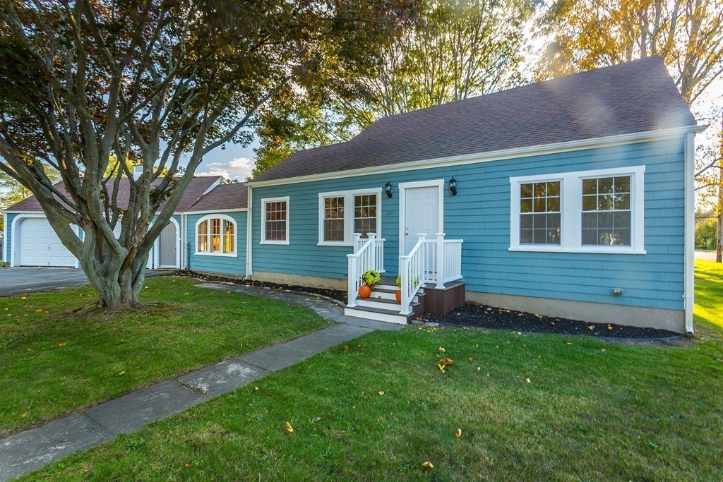 98 Sconticut Neck Road Fairhaven, MA 02719 - Photo 2 of 26 Gallery Image 2