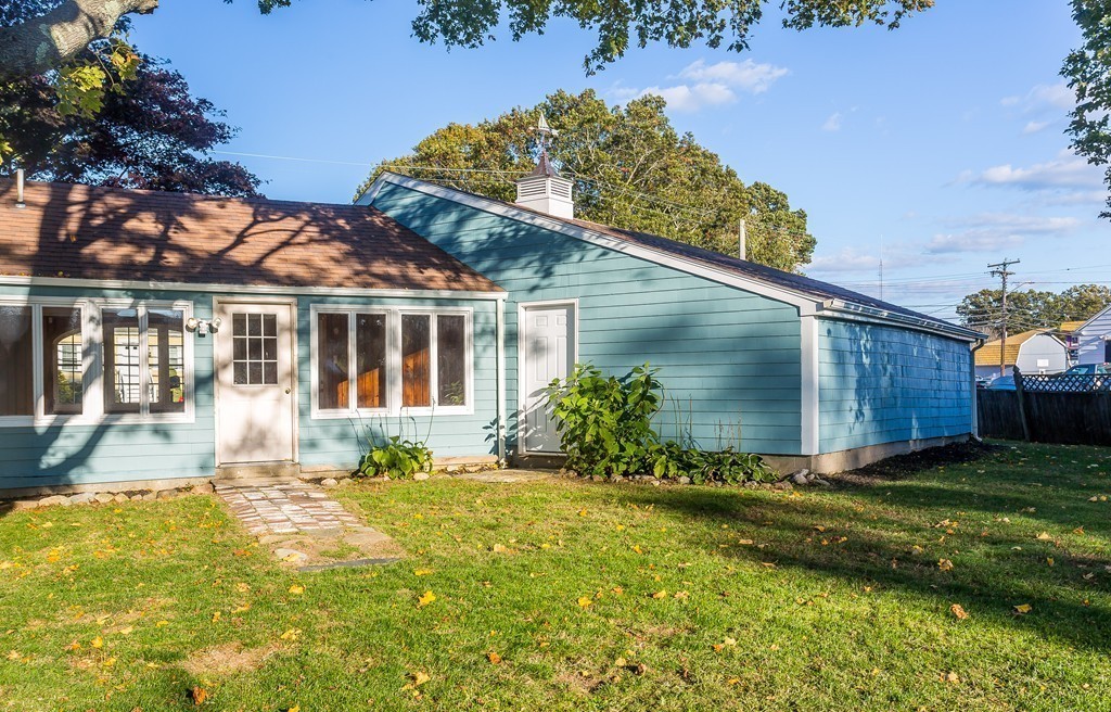 98 Sconticut Neck Road Fairhaven, MA 02719 - Photo 5 of 26 Gallery Image 5