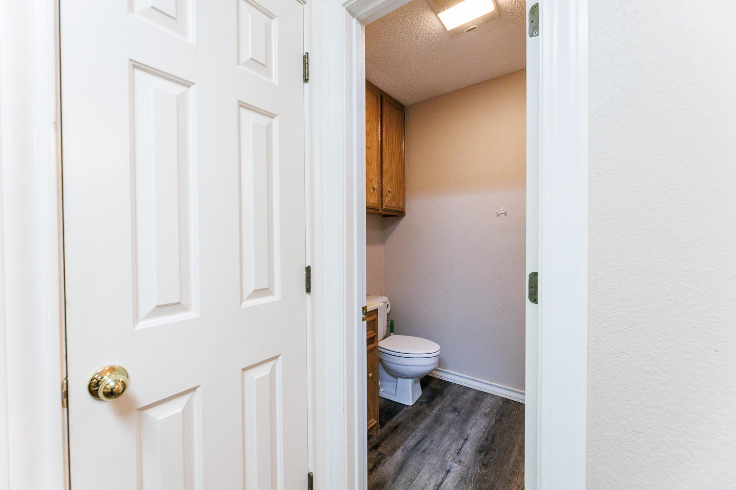 206 Collins Avenue Sundown, TX 79372 - Photo 70 of 82 a bathroom with a toilet