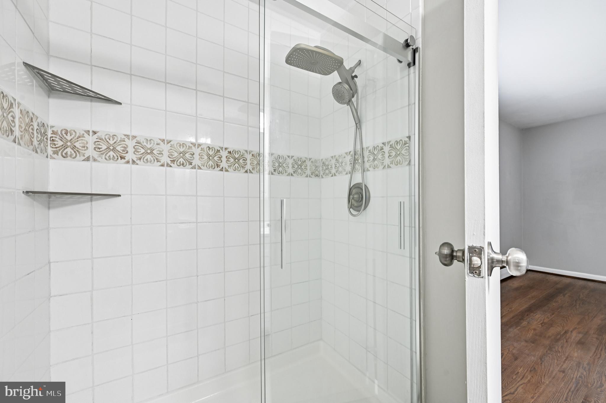 536 Maple Ridge Lane Odenton, MD 21113 - Photo 22 of 48 a bathroom with a shower