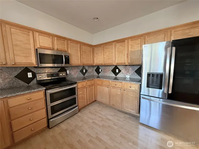 $3,650 | 4605 151st Place Southeast, Bothell, WA 98012