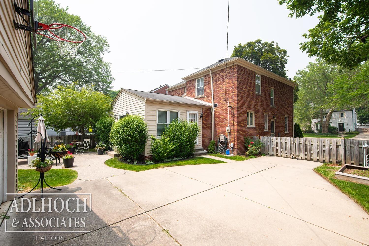 445 Roland Road Grosse Pointe Farms, MI 48236 - Photo 18 of 20