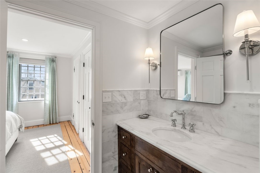 30 Thames Street Newport, RI 02840 - Photo 35 of 47