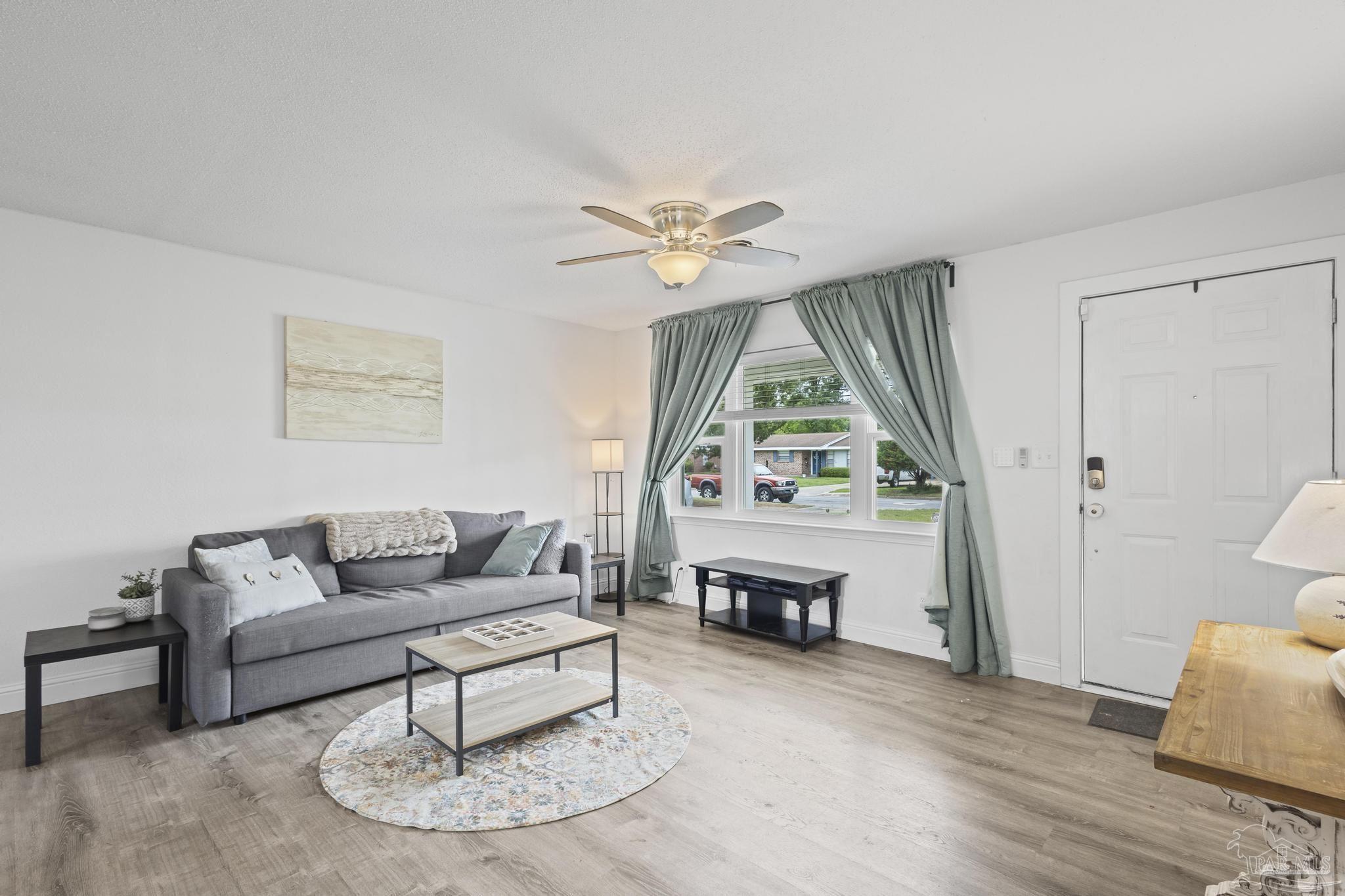 6130 Jasmine Road Pensacola, FL 32504 - Photo 2 of 71 FORMAL SITTING ROOM