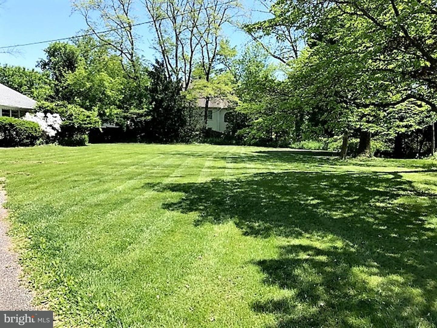 1495 Welsh Road Huntingdon Valley, PA 19006 - Photo 3 of 6 Front Yard
