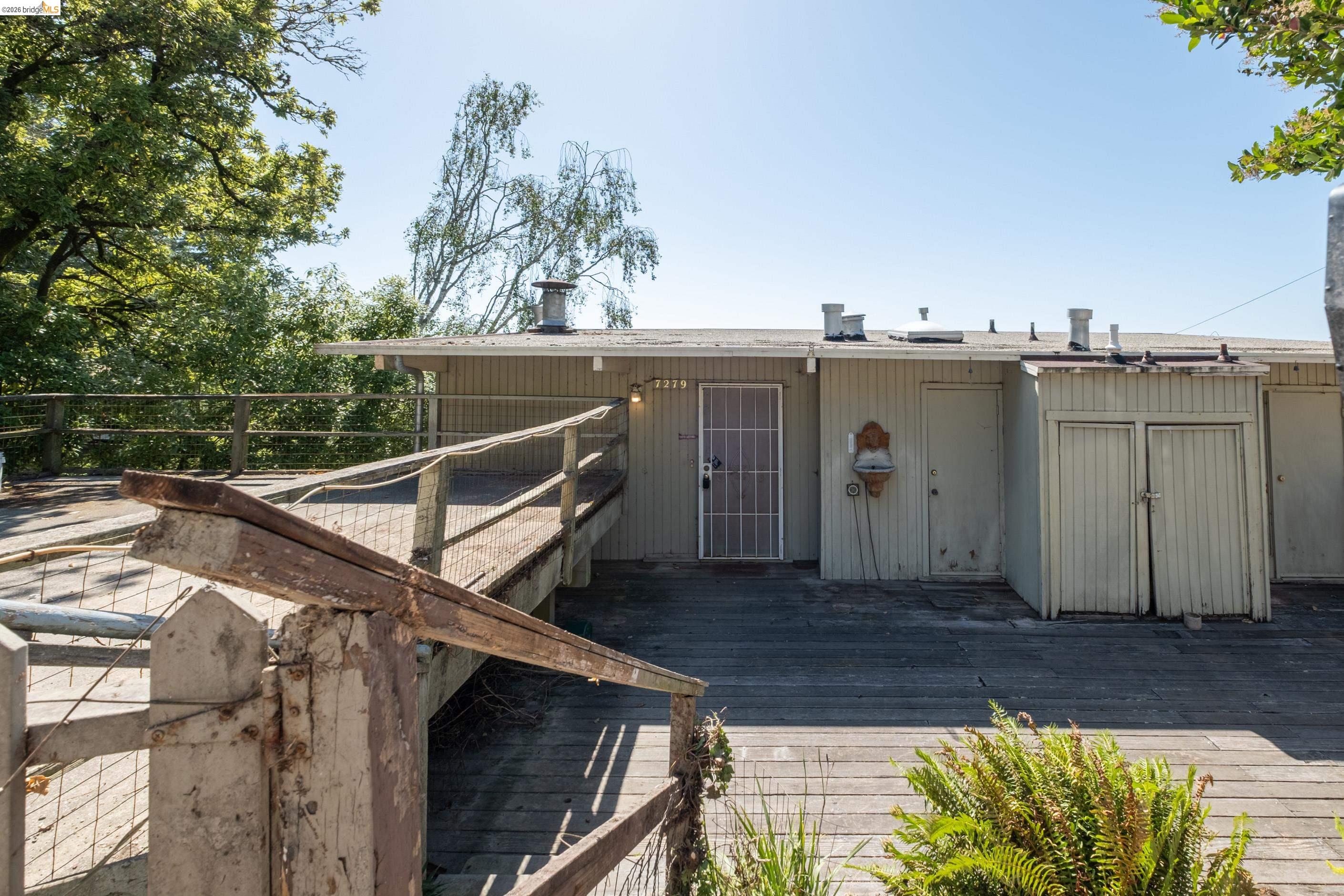 7279 Snake Road Oakland, CA 94611 - Photo 36 of 50