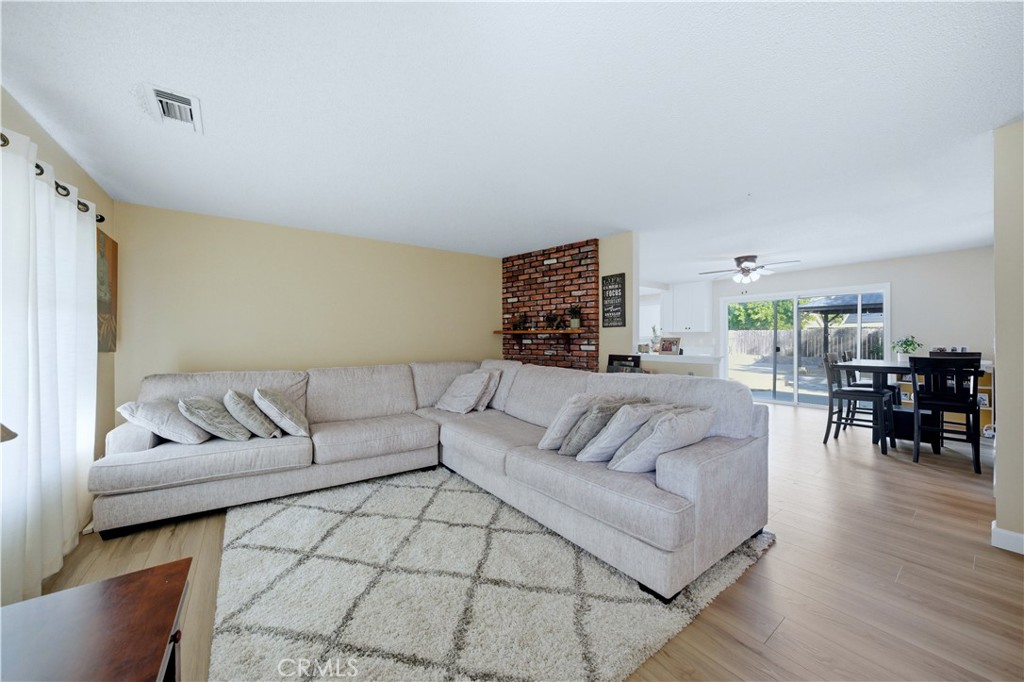 2606 Castle Rock Road Diamond Bar, CA 91765 - Photo 3 of 29