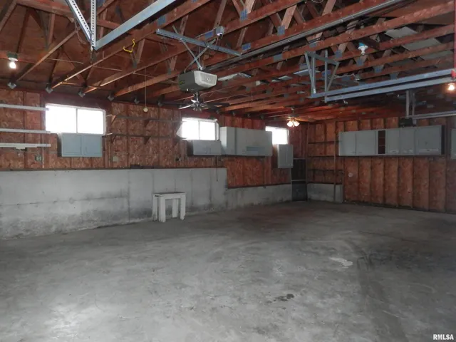 $175,000 | 411 Knollridge Circle, Dahinda, IL 61428