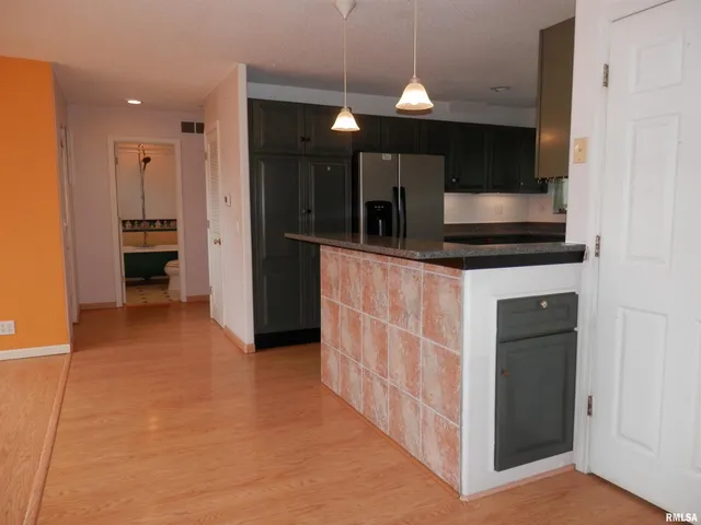 $175,000 | 411 Knollridge Circle, Dahinda, IL 61428