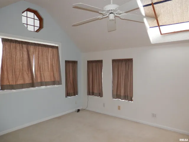 $175,000 | 411 Knollridge Circle, Dahinda, IL 61428