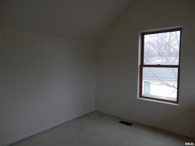 $175,000 | 411 Knollridge Circle, Dahinda, IL 61428