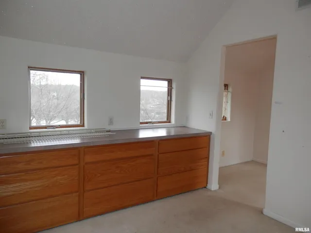 $175,000 | 411 Knollridge Circle, Dahinda, IL 61428