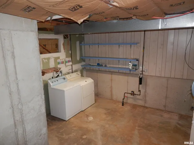 $175,000 | 411 Knollridge Circle, Dahinda, IL 61428