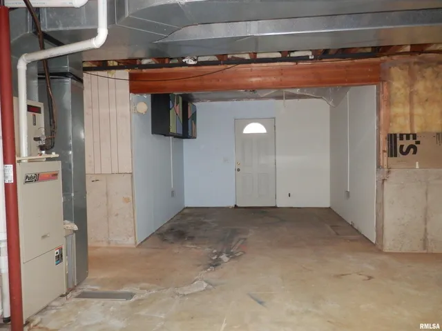 $175,000 | 411 Knollridge Circle, Dahinda, IL 61428