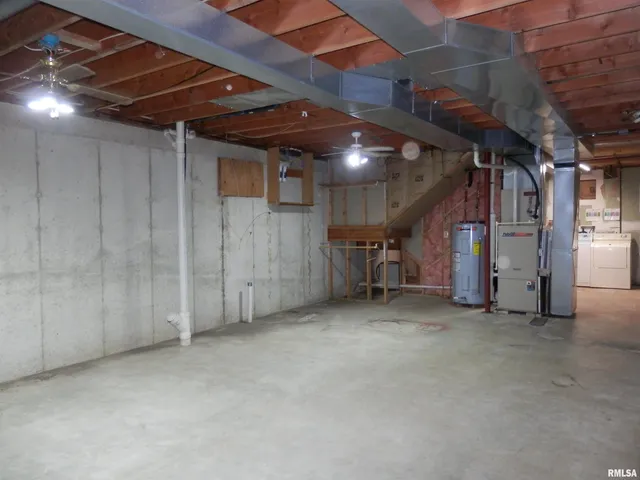 $175,000 | 411 Knollridge Circle, Dahinda, IL 61428