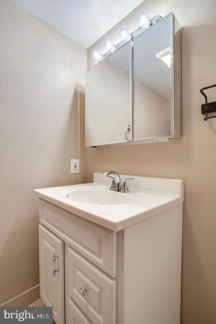 7661 Provincial Drive, Unit 301 McLean, VA 22102 - Photo 16 of 23 Bathroom
