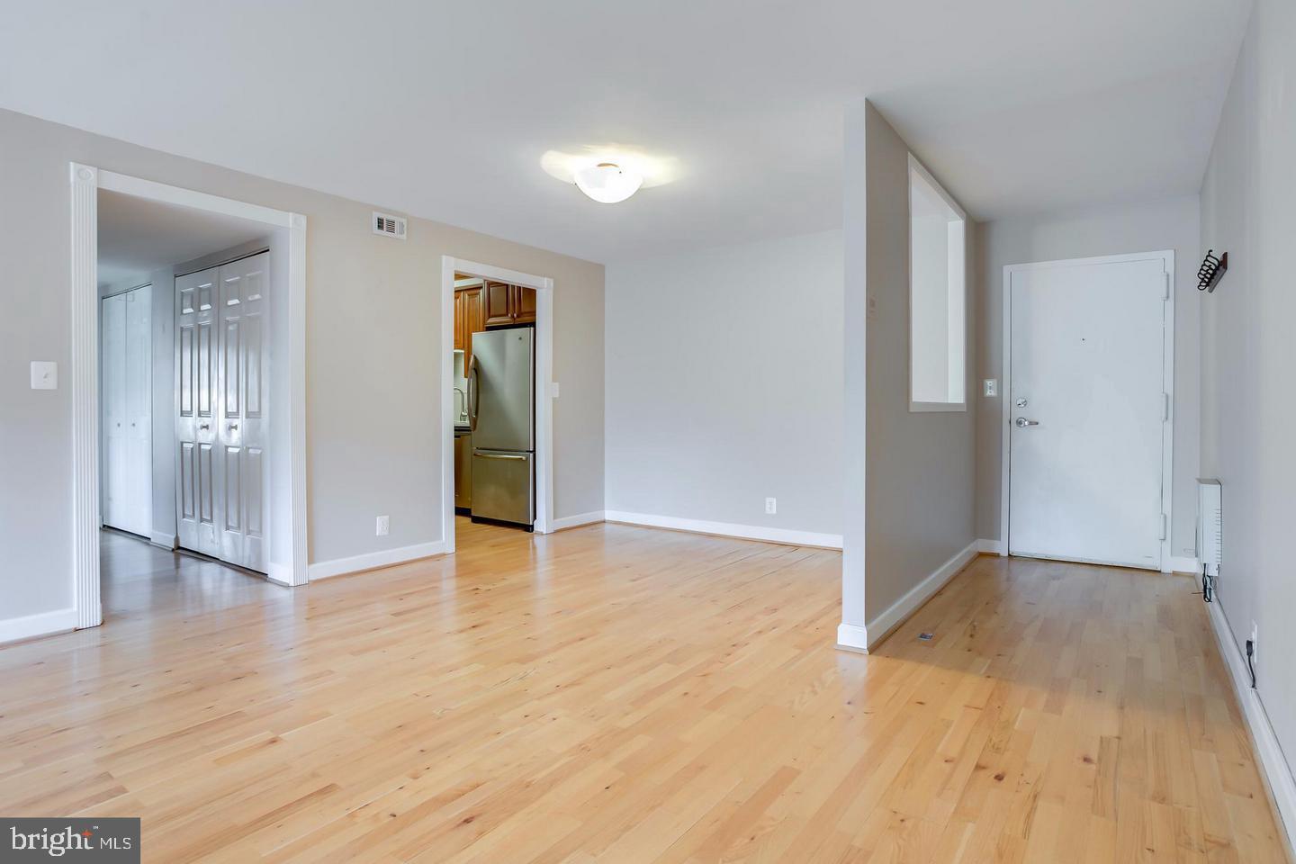 7661 Provincial Drive, Unit 301 McLean, VA 22102 - Photo 3 of 23 Entry/Dining area