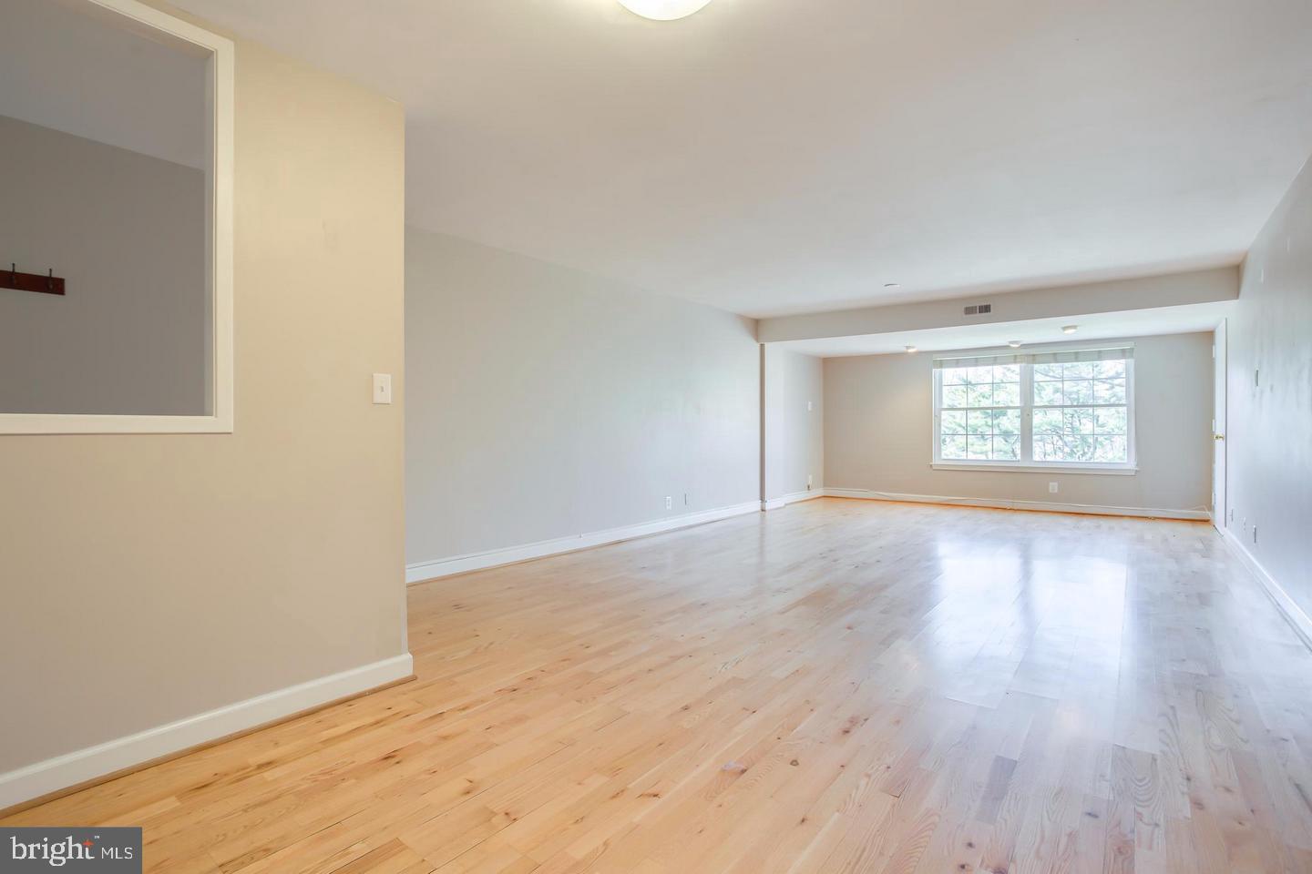 7661 Provincial Drive, Unit 301 McLean, VA 22102 - Photo 4 of 23 Living Room