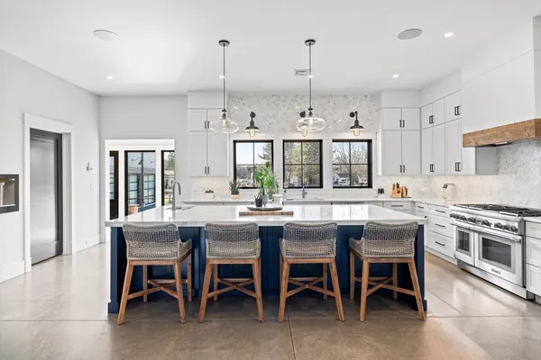 $2,895,000 | 195 Lincoln Road, Walpole, MA 02081