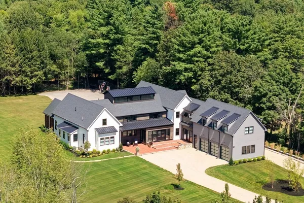 $2,895,000 | 195 Lincoln Road, Walpole, MA 02081