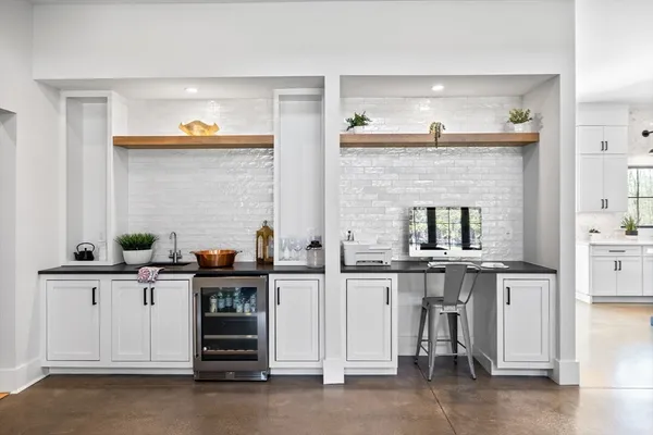 $2,895,000 | 195 Lincoln Road, Walpole, MA 02081