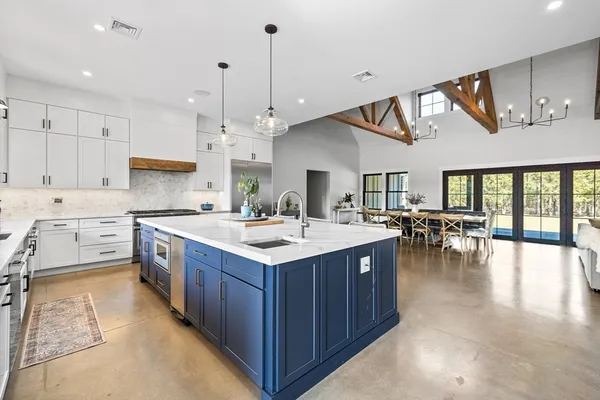 $2,895,000 | 195 Lincoln Road, Walpole, MA 02081